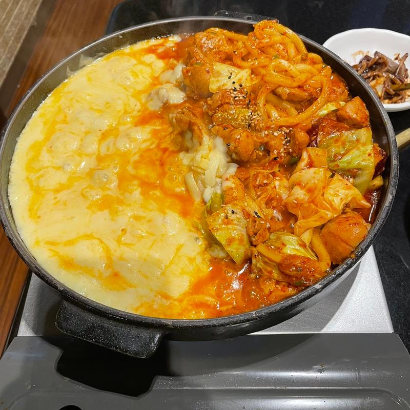 チーズタッカルビ(でりかおんどる 新大久保 2号店)