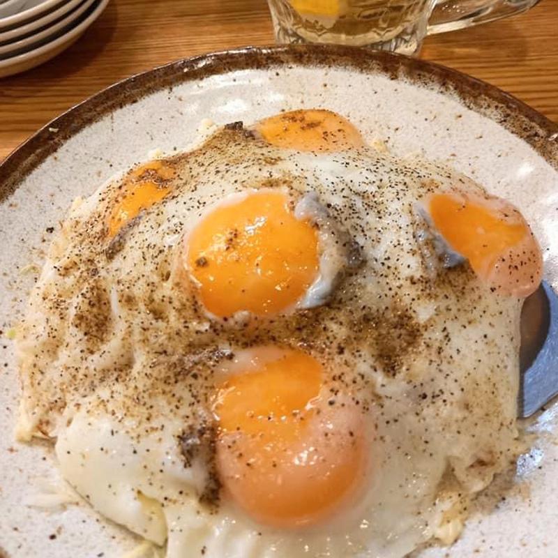 ホエールの大目玉焼き5(餃子ノ酒場 太陽 ホエール 横浜駅前店)