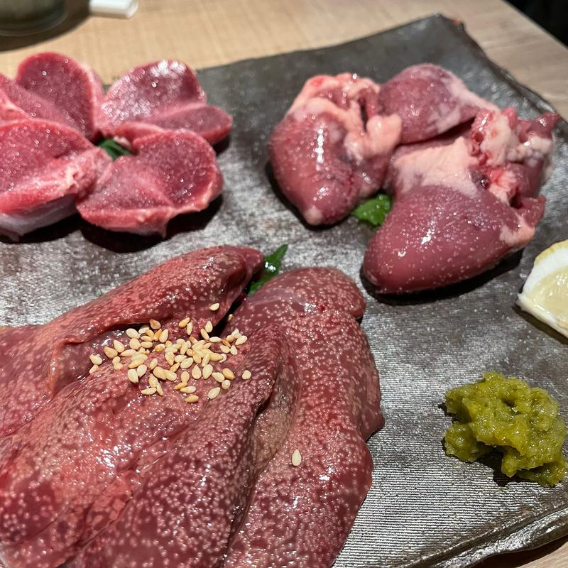 ホルモンの盛り合わせ3種(鳥焼き 鬼つね)