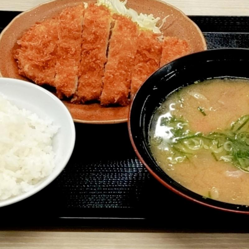 豚汁定食(かつや 高槻緑町店)