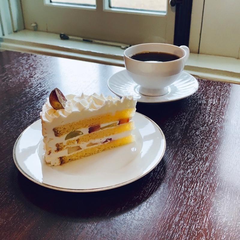 マスカットと洋梨のショートケーキ(興雲閣 （コウウンカク）)