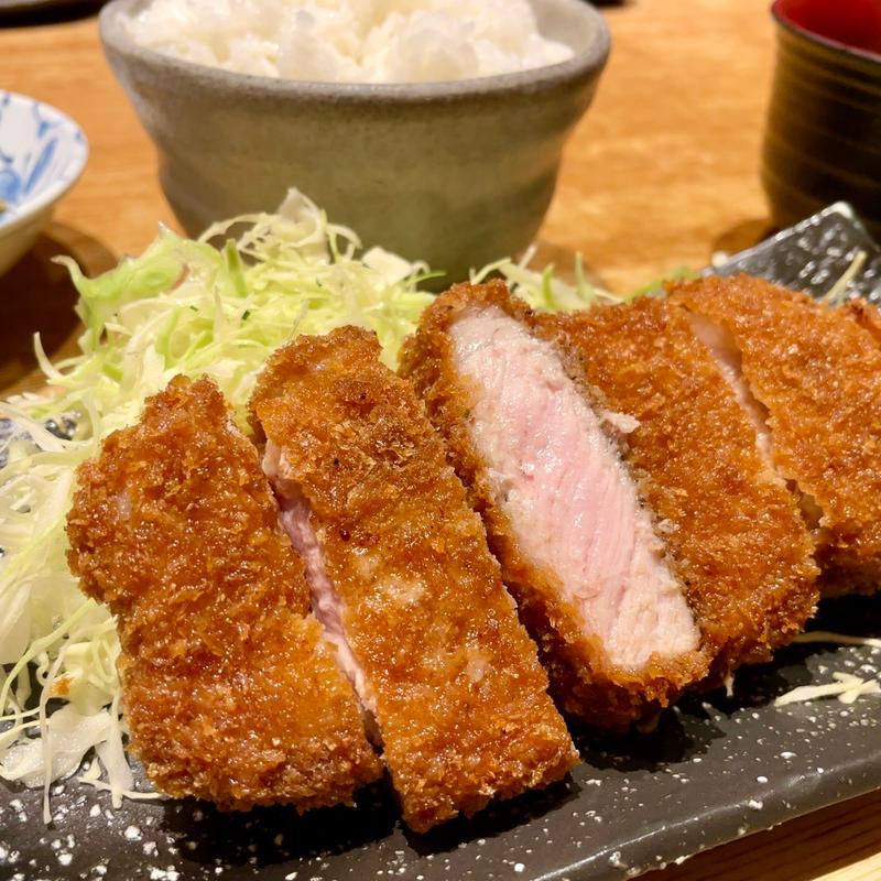 ロースカツ定食(ぶためし 山ぶた)