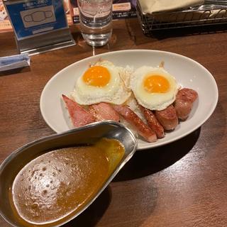 自家製ソーセージ&ベーコンエッグ(天馬咖喱)