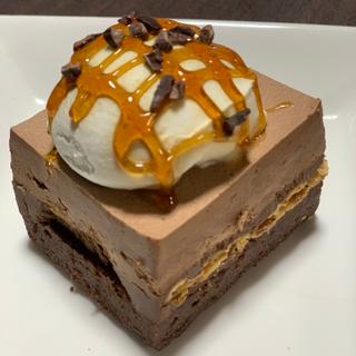 ふんわりホイップ&パイ入りチョコレートムースケーキ(スターバックス コーヒー 中野通り店)