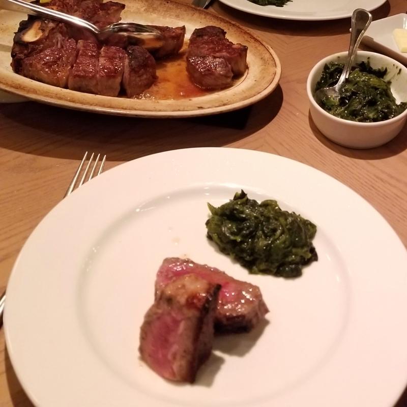 Tボーン・ステーキ&クリームドスピナッチ(ピーター・ルーガー・ステーキハウス東京)