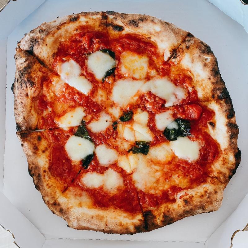 イタリアカンパーニャ州直送水牛モッツァレラ のマルゲリータ(ピッツェリア レジスタ（Pizzeria Regista）)