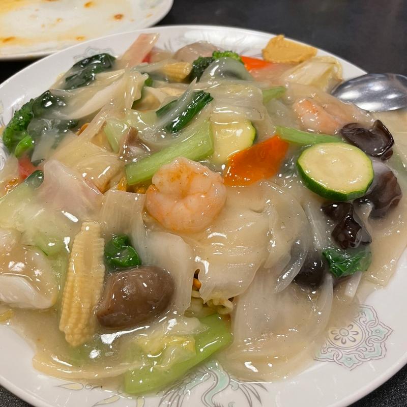 海鮮焼きそば(中華食堂 栄軒)