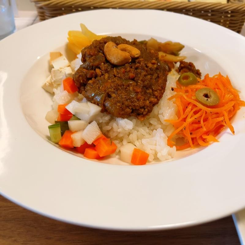 ドライカレーと燻製副菜5種(燻薫～kunkun～)