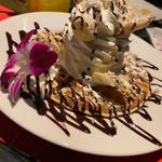 バナナ＆マカダミアナッツワッフル(Restaurant Waikiki)