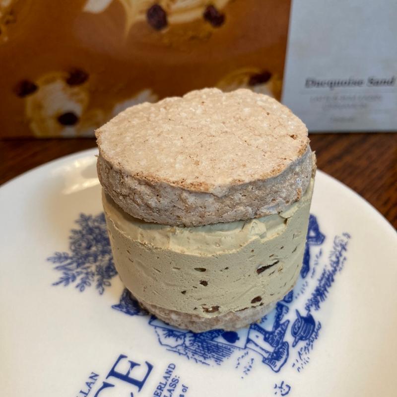 ダクワーズサンド(FiOLATTE エキュート品川店)