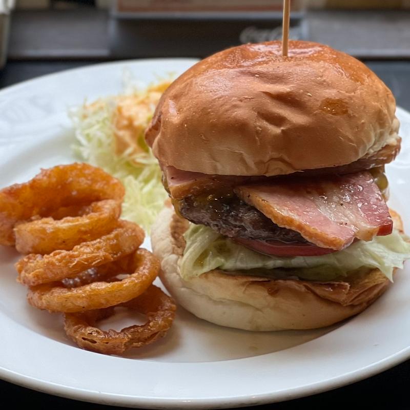ベーコンチーズバーガー(THIS IS THE BURGER)
