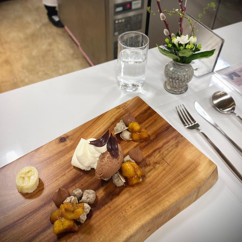 DOBLEK /熊本熟成バナナとスモーキーチョコレート(サロンデュショコラ)