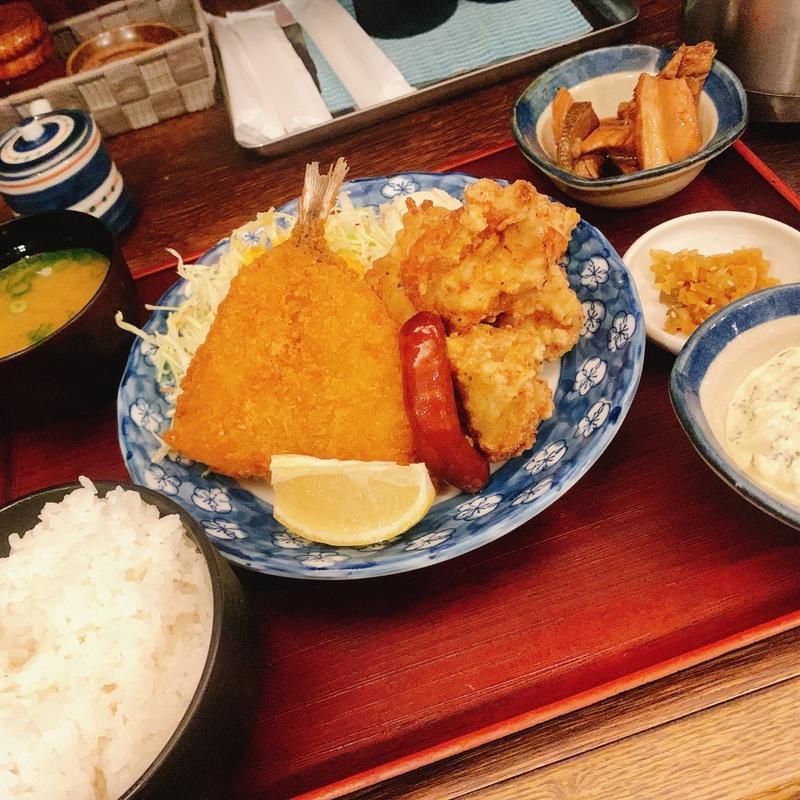 大判アジフライとからあげ定食(海鮮すなおや食堂)
