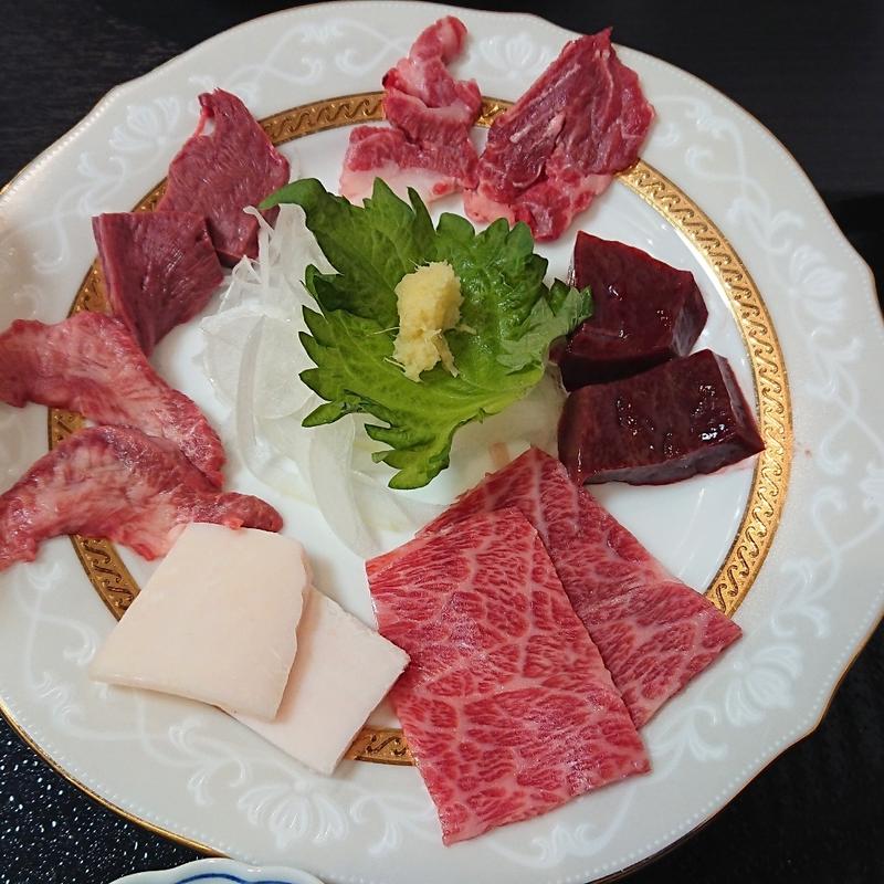 スペシャル定食(馬料理専門 天國)