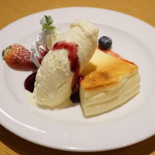 チーズケーキ(旭川珈琲 カフェ・ドゥ・コリンズ)