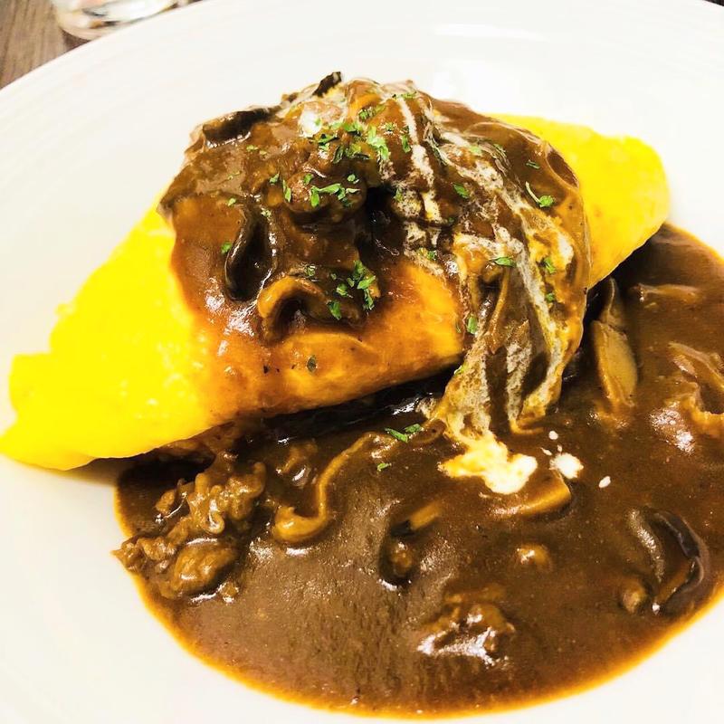 ハッシュドビーフのオムライス(旭川珈琲 カフェ・ドゥ・コリンズ)