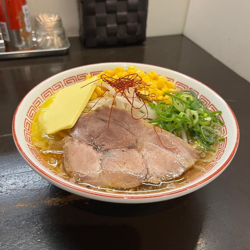 味噌バターコーンラーメン(博多とんこつ 豚の足跡)
