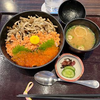 山海丼(ホテルオークラ レストラン ゆりの木)