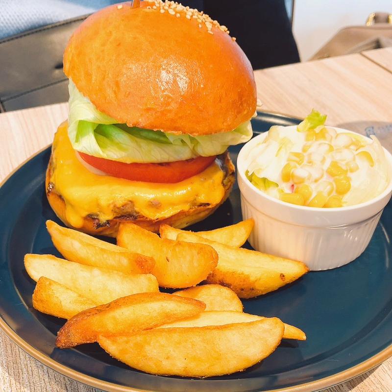 チェダーチーズバーガー(Sims Lane Burger Stand (シムスレーンバーガースタンド))