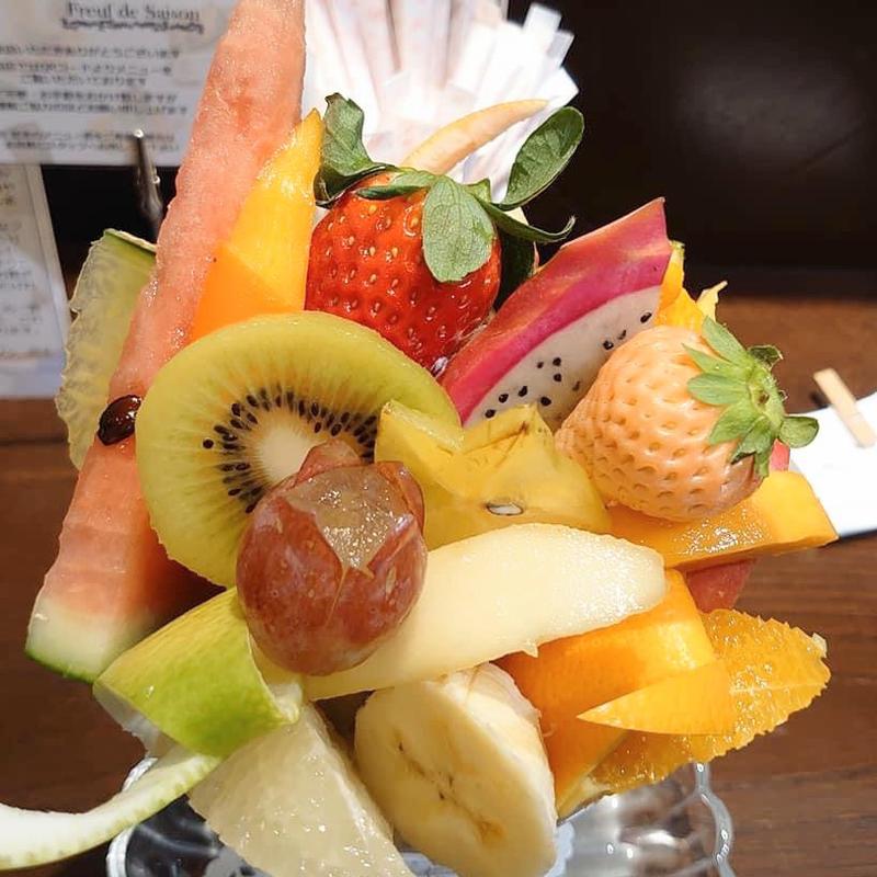 ミックスフルーツパフェ(フルーフ･デゥ･セゾン)