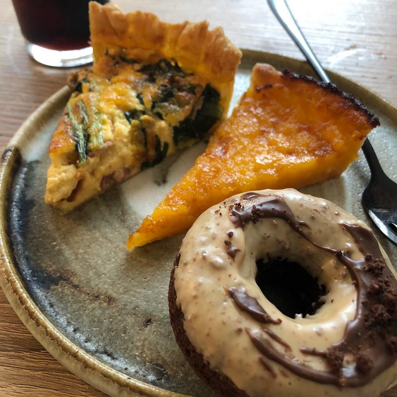レモンタルト・キッシュ・ドーナツ(カフェ AERIEN 新代田店)
