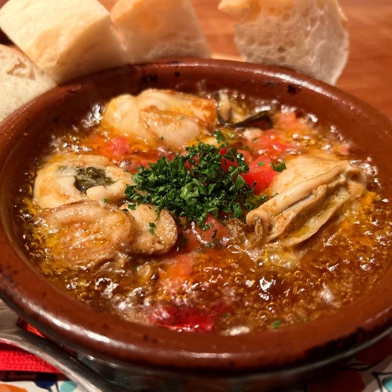 牡蠣のアヒージョ(Comida Latina COSTA コミーダ ラティーナ コスタ)