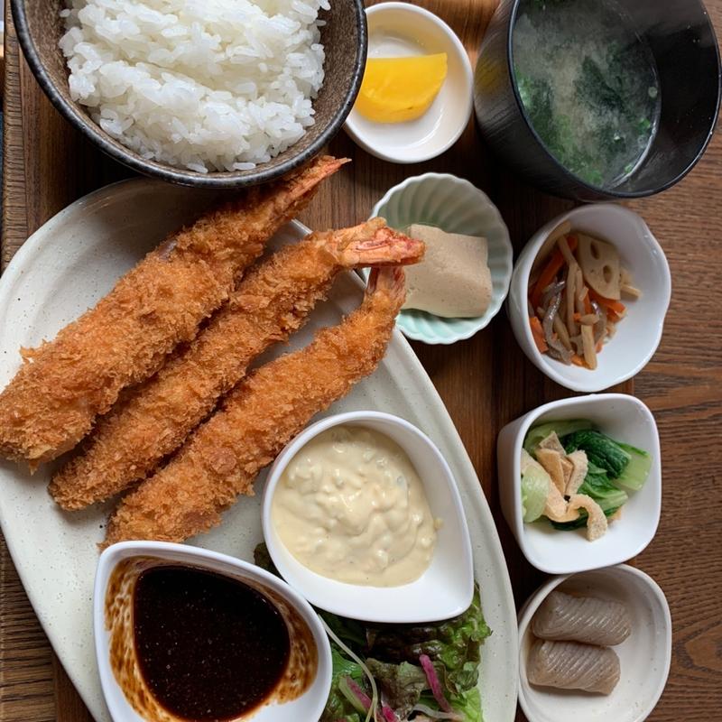海老フライ定食(テンダーフィーリング （ｔｅｎｄｅｒ・ｆｅｅｌｉｎｇ）)