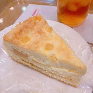 ふじ林檎のチーズケーキ(イタリアン・トマト CafeJr. 池袋サンシャインアルタ店)