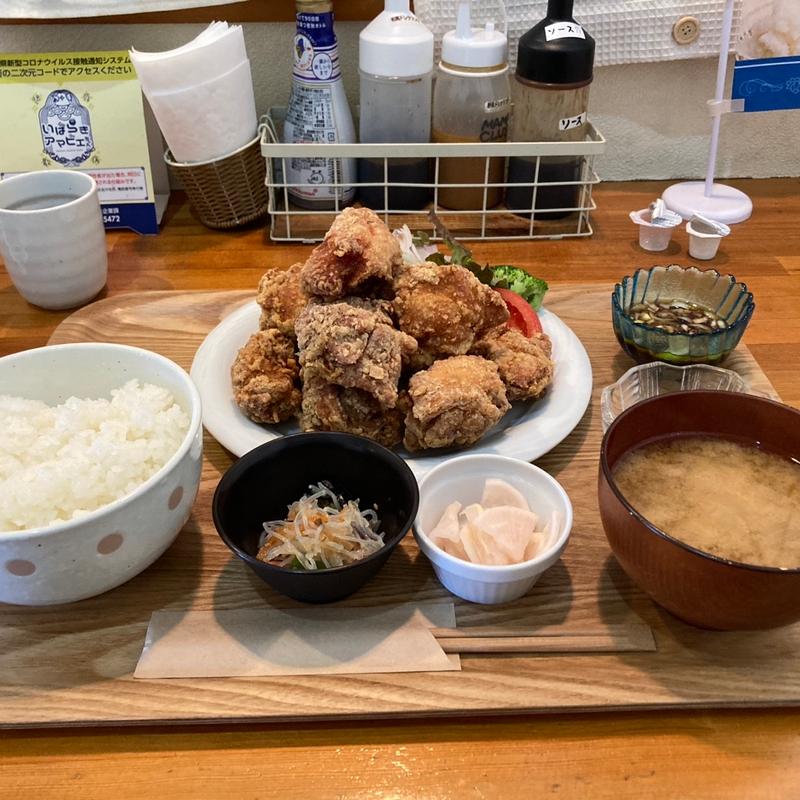 山盛唐揚げ定食(どんぐり食堂)