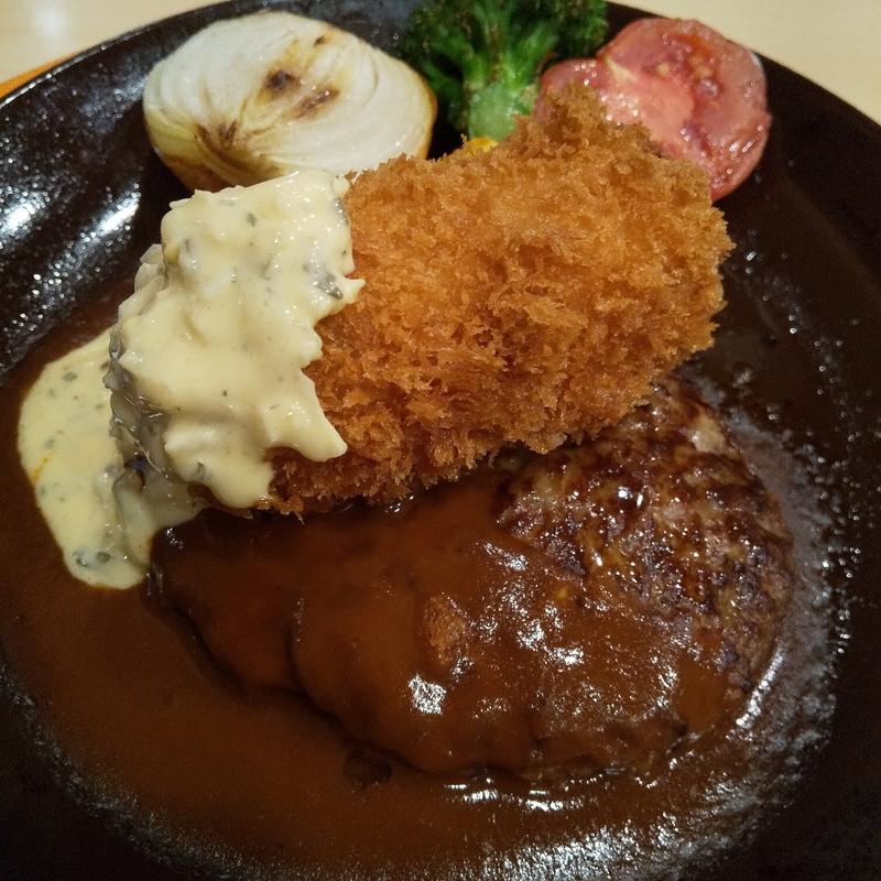 タスマニア島ビーフ100%ハンバーグ&かにクリーミーコロッケ(ジョナサン 赤羽西店)