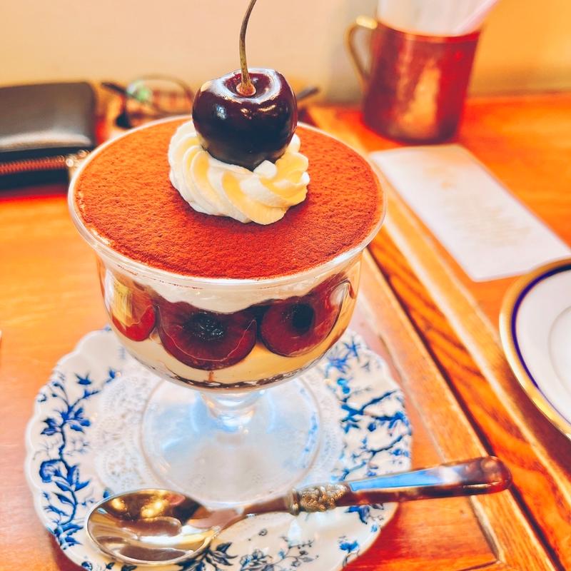 ブラックチェリーのティラミス(ぽえむ 高円寺南口店)
