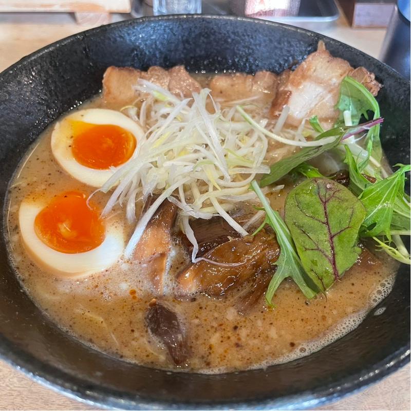 醤油ラーメン(俺の創作らぁめん　極や　神保町店)