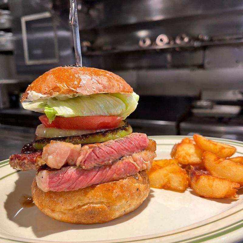 リブアイステーキバーガー(マンチズ バーガー シャック （MUNCH'S BURGER SHACK）)