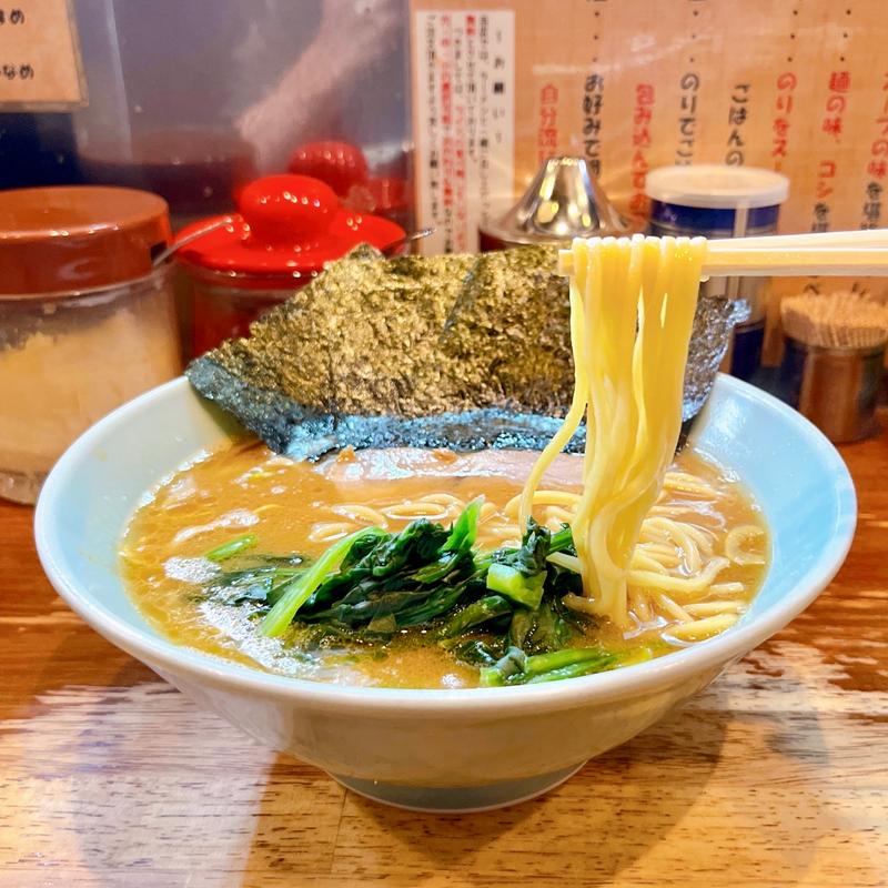 らーめん(横浜家系ラーメン 家家家)