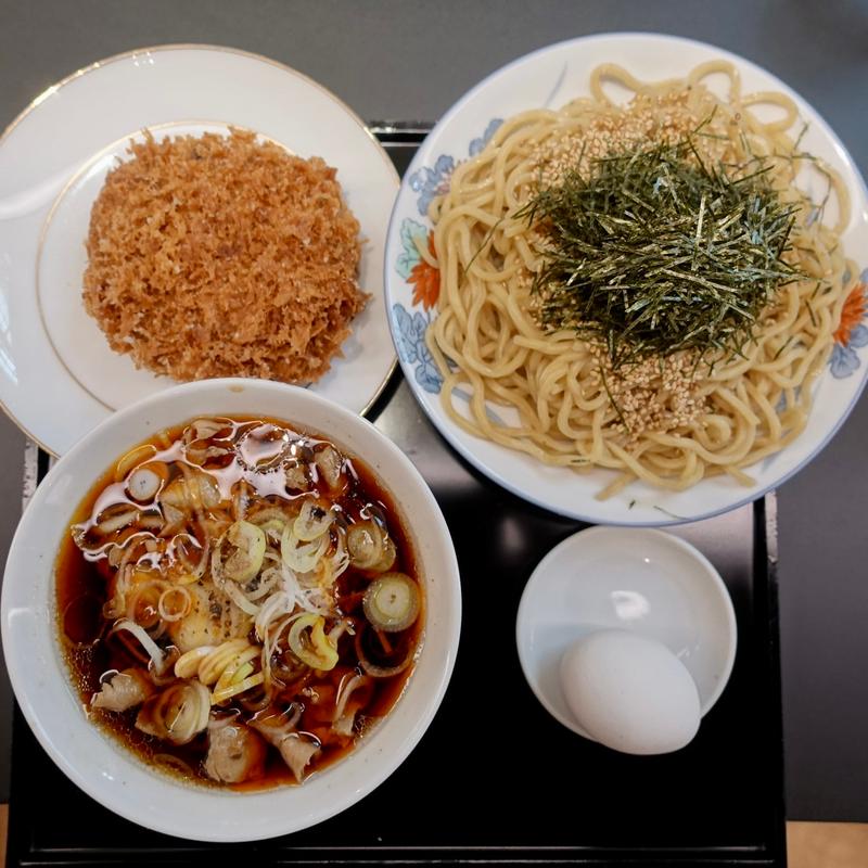 温かい肉そばメンチカツセット(The Minatoya Lounge)