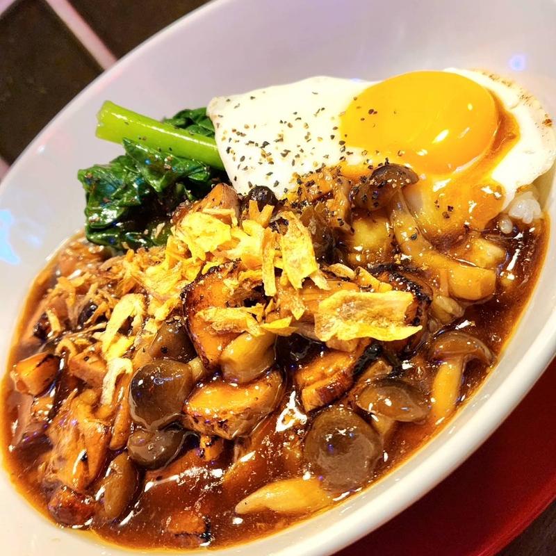 魯肉飯(水餃子と胡椒シュウマイの二兎)