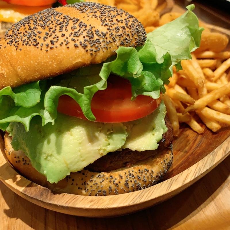 アボカドバーガーセット(KUA`AINA なんばパークス店)