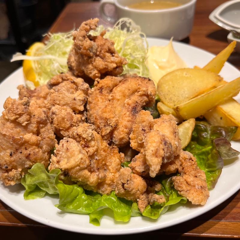 唐揚げランチ(怪獣酒場 新橋蒸溜所)