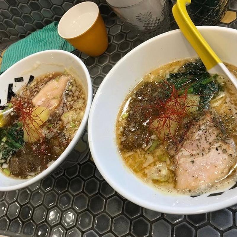 (パパパパパイン)