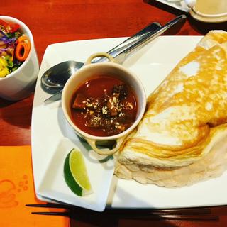 (オムライス屋のワインバルAWAAWA)