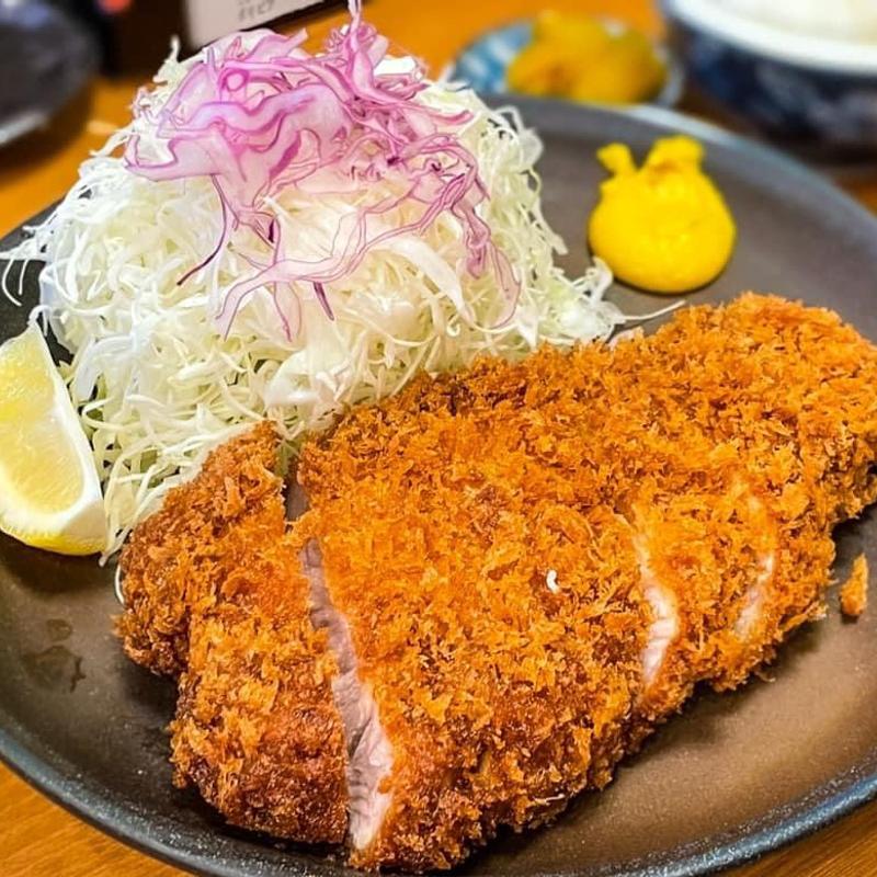 特ロースかつ定食(とんかつ檍のカレー屋いっぺこっぺ 新宿御苑店)