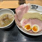 イベリコ豚軟白ネギスープ北海道三大昆布水つけ麺 大盛(麺 鍾馗)