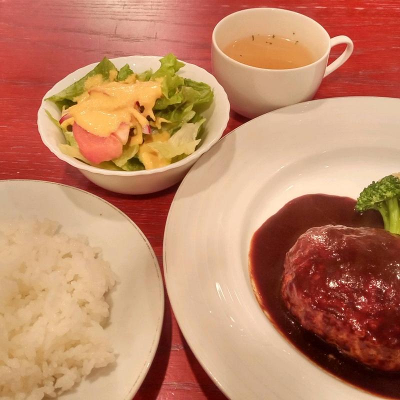 ハンバーグのセット(カランドリエ )