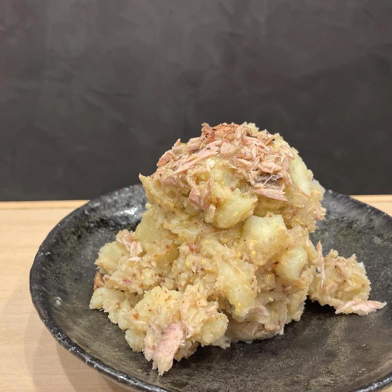 新じゃがと手作りかつおツナのマスタード味噌和え(かつお食堂)