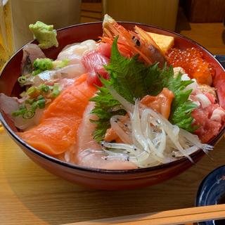 海鮮丼　(すし 海幸)