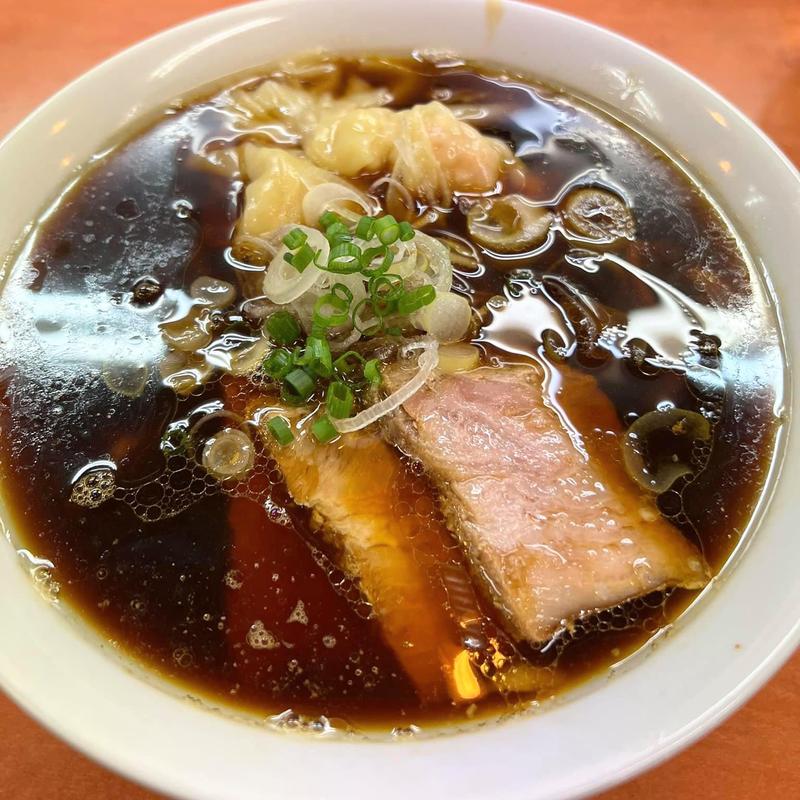 海老ワンタンメン　濃口(日陰)