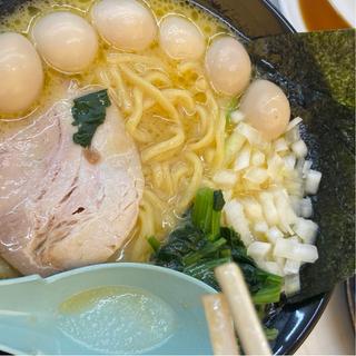 醤油ラーメン(横浜家系ラーメン 浜乃家)