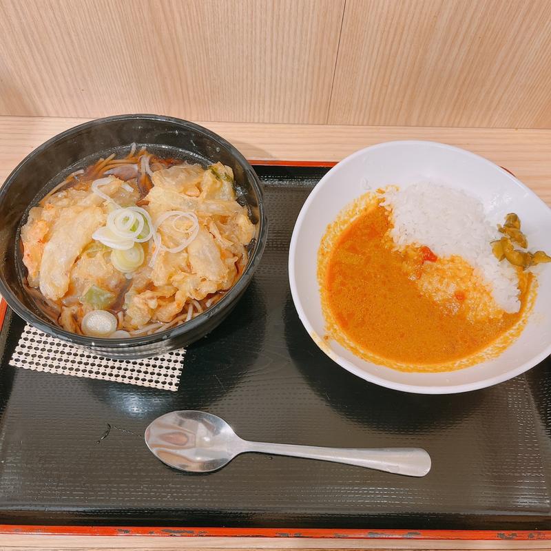 特大かき揚げそば半カレーセット(よもだそば 銀座店)