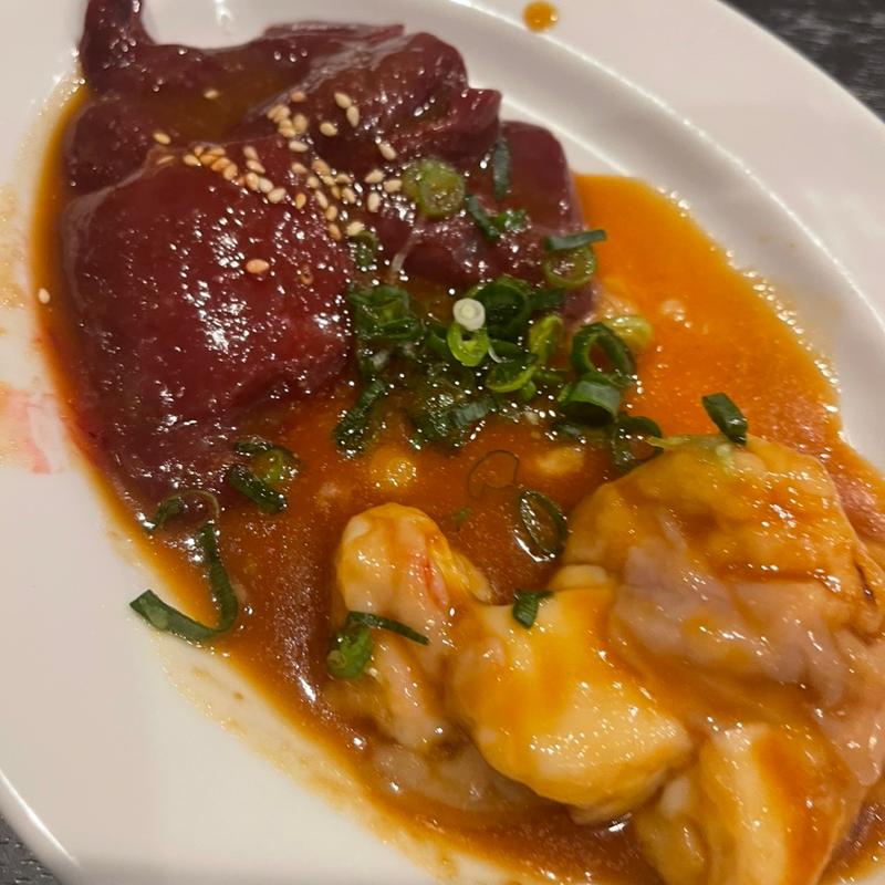 焼きレバーとホルモン(焼肉 備翔苑 （ビショウエン）)