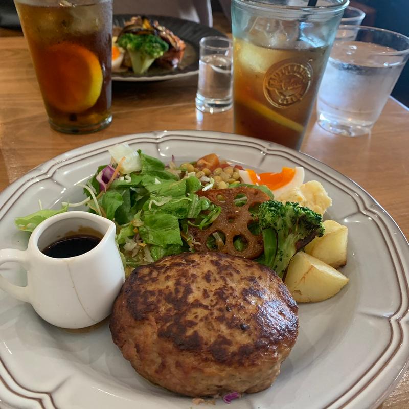 ハンバーグ（前菜・ドリンク付）(Cota Chiot)